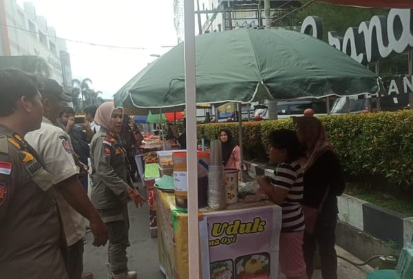 Pedagang Kaki Lima Takjil Picu Kemacetan Lalu Lintas, Satpol PP Pekanbaru lakukan Penertiban