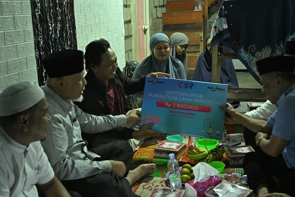 Ketukan Sahur Gubernur Sumbar Bawa Harapan bagi Keluarga Ises di Payakumbuh
