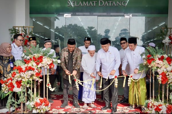 Menkop Resmikan Torasera Nurja Berkah, Perkuat Ekosistem Koperasi Desa di Kabupaten Probolinggo