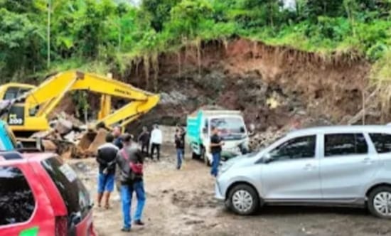 Polres Jember Amankan Aksi Penutupan Tambang Ilegal di Kalisat Jember Jawa Timur