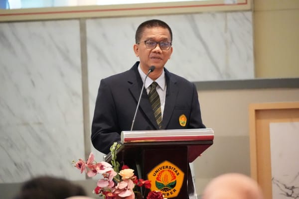 Dua Lulusan Fakultas Kedokteran Gigi UNEJ Raih Nilai UKOMNAS Nyaris Sempurna