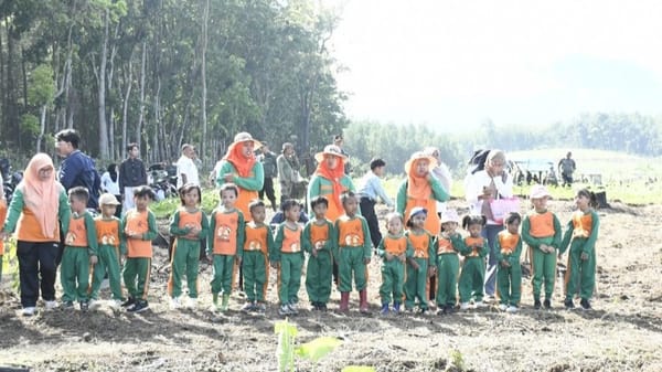 Insan Pers Bondowoso Lakukan Gerakan Sedekah Oksigen