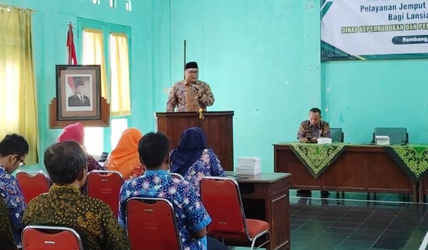 Pastikan Tidak Ada Warga Tanpa Identitas, Rembang Optimalkan Layanan Jemput Bola Perekaman E-KTP