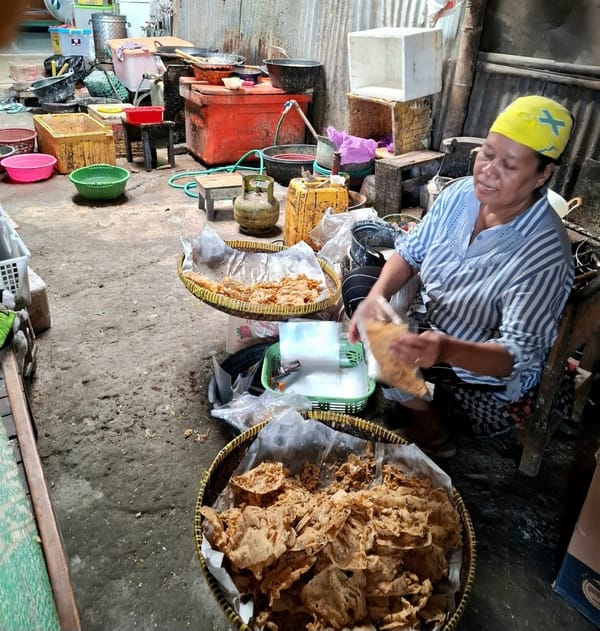 Peyek Cetul Gurih Renyah Khas Rawa Jombor Klaten