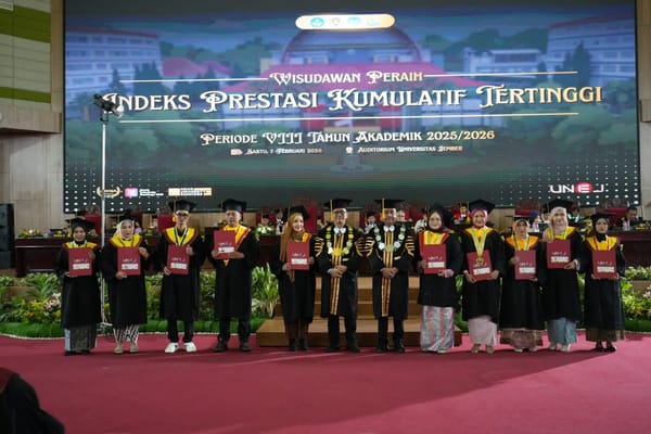 Dunia Terus Berubah, Rektor Harapkan Lulusan UNEJ Tetap Jadi "Mahasiswa Seumur Hidup"