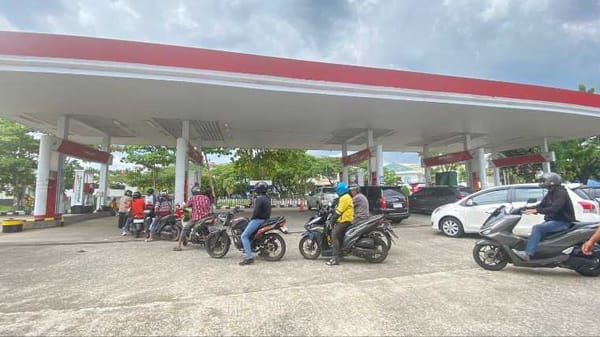 BREAKING NEWS: Pemerintah Tegaskan Harga BBM Tidak Naik per 1 April 2026, Warga Pontianak Sempat Antre di SPBU
