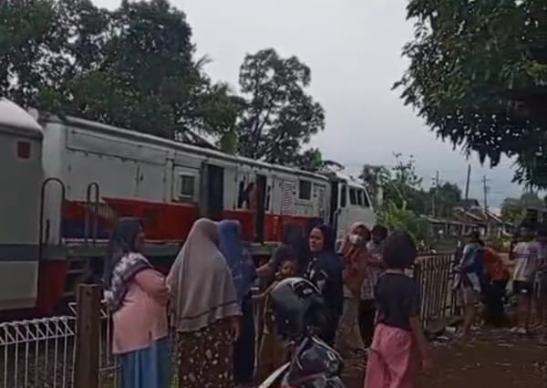 KA Kamandaka Alami Gangguan, Perjalanan Sempat Tertunda 98 Menit