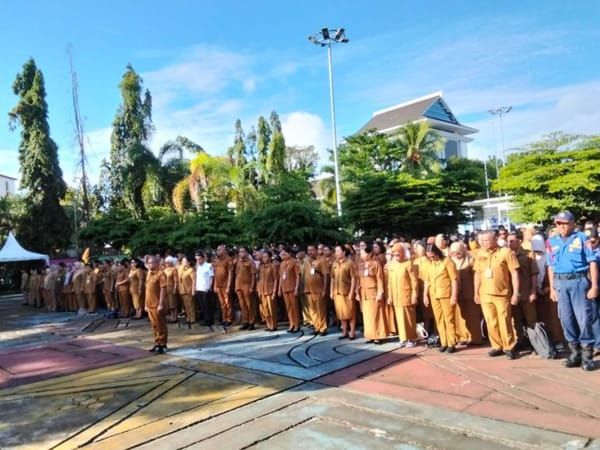 WaliKota Ambon Minta ASN Tingkatkan Layanan dan Jaga Lingkungan