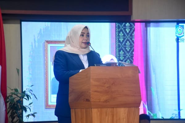 Rapat Paripurna DPRD, Bahas Raperda Prakasa Gubernur NTB Tentang Pajak  dan Retribusi Daerah