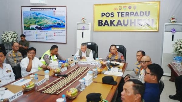 Pastikan Pemudik Balik Selamat dan Aman Dalam Pelayaran, Kapolri Tinjau Pelabuhan Bakauheni Lampung Selatan