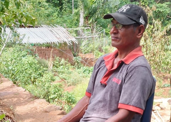 Tanam Cabe Di Pekarangan Rumah, Petani Waiyomar    Raup 13 juta Rupiah Dalam Sepekan