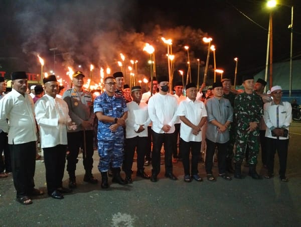 Pemda dan PHBI Morotai Sambut Idul fitri Dengan Pawai Obor