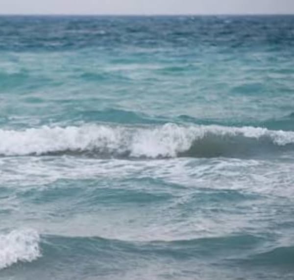 BMKG Keluarkan Peringatan Dini : Gelombang Tinggi Masih Menghantui Perairan Maluku Utara