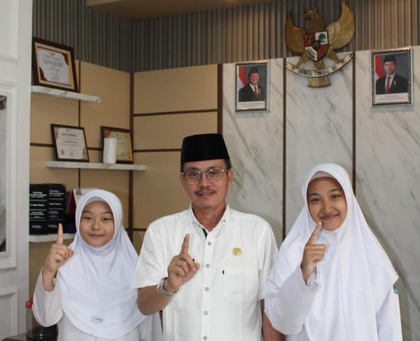 Pidato Ramadan Berbuah Prestasi Nasional, Dua Siswi MAN 1 Sukabumi Sabet Juara FESRANA III 2026