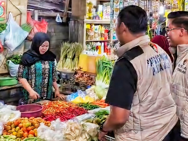 Jelang Idul Fitri 1447 H, Satgas Pangan Polda Kalsel Pastikan Stok dan Harga Bapokting di Pasar Kalindo Stabil