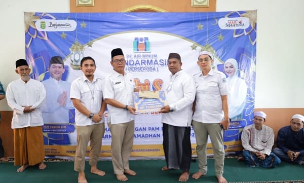 Sambut Ramadan, PAM Bandarmasih Gelar Serambi Surau dan Salurkan Bantuan di Langgar Nurrahman Nurrahim