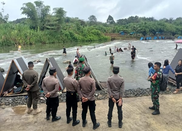 Berikan Rasa Aman, TNI-Polri Siaga di Tempat Wisata Hulu Sungai Tengah
