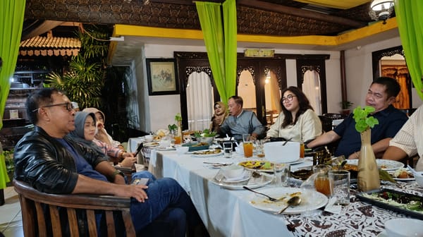 Tak Sekadar Tugas, RRI Rawat Kebersamaan dengan Para Senior di Momentum Lebaran