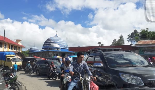 Libur Lebaran, Volume Kendaraan di Kawasan Wisata Solok Melonjak Signifikan