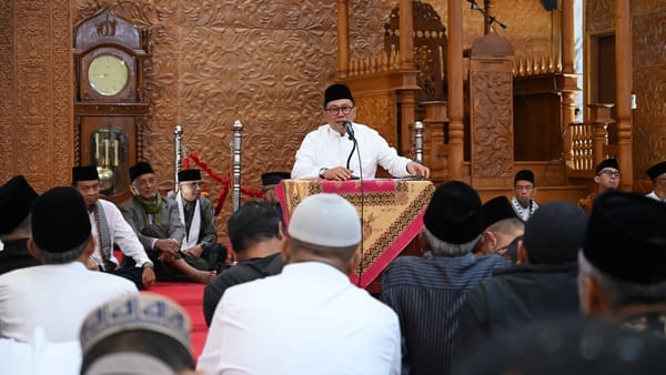 Wali Kota Bukittinggi Imbau Warga Tunda Umrah Akibat Konflik Iran - Israel