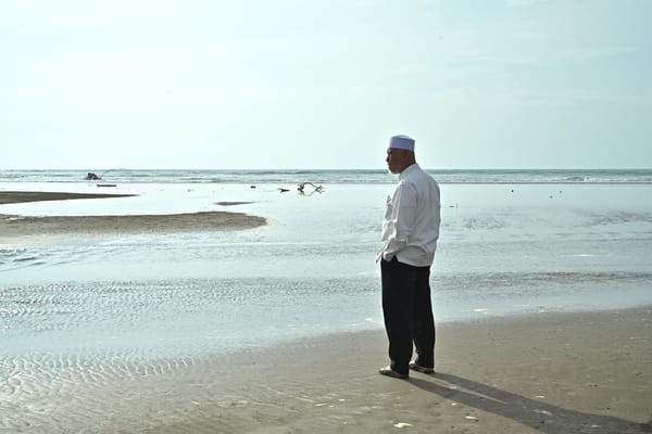 Daratan Baru di Pantai Parkit Padang, Gubernur Mahyeldi : Perlu Kajian Lebih Lanjut