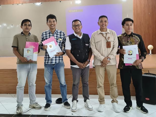 Pemkab Jember Berikan Penghargaan Kepada Tiga Pramubakti PPID Terbaik