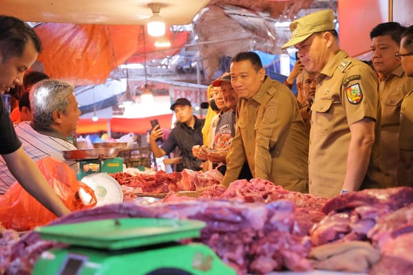 Wakil Walikota Pekanbaru Sidak Pasar Simpang Baru (Pasar Selasa), Pastikan Harga Pangan Stabil Jelang Idul Fitri 1447 H