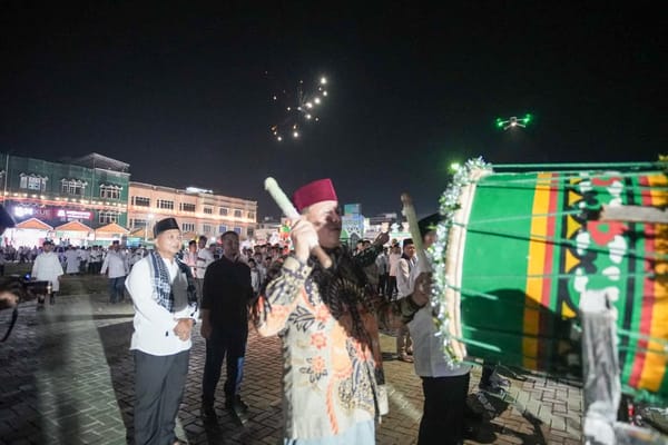 Bupati Kuansing Dr.H.Suhardiman Amby,Ak,MM, Lepas Pawai Takbir 1447 H