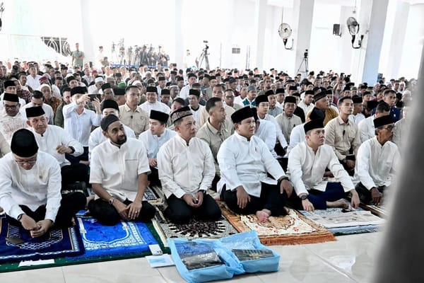 Presiden Prabowo Subianto Melaksanakan Sholat Idul Fitri 1447 H di Masjid Darussalam, Kabupaten Aceh Tamiang
