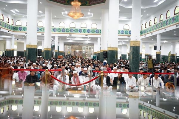 An-Nur Bergema Takbir,  Ribuan Jemaah Tumpah Ruah Rayakan Idul Fitri
