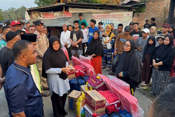 Bupati Siak Temui Korban Kebakaran Tualang, Minta Warga Tingkatkan Kewaspadaan