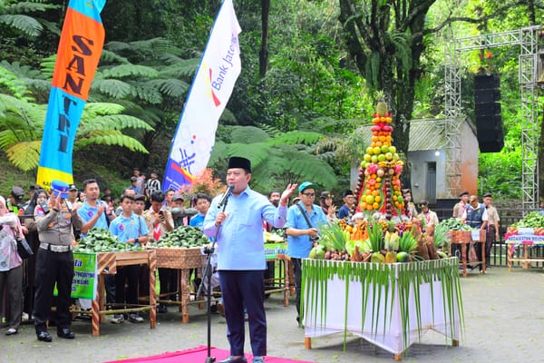 Sebanyak 10 Ribu Nasi Megono Dibagikan Dalam Harmoni Syawalan Kabupaten Pekalongan