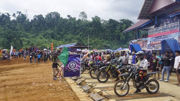 Grasstrack Motocross Championship VII 2026 Digelar, Bupati Yulianto: Pasbar Siap Cetak Crosser Nasional