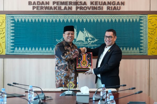 Pemkab Kuansing Serahkan LKPD 2025 Ke BPK RI Perwakilan Riau