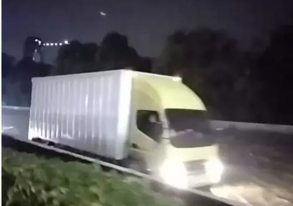 Sejumlah Titik di Tol Jakarta-Tangerang Terendam Banjir Usai Hujan Deras  Malam Tadi