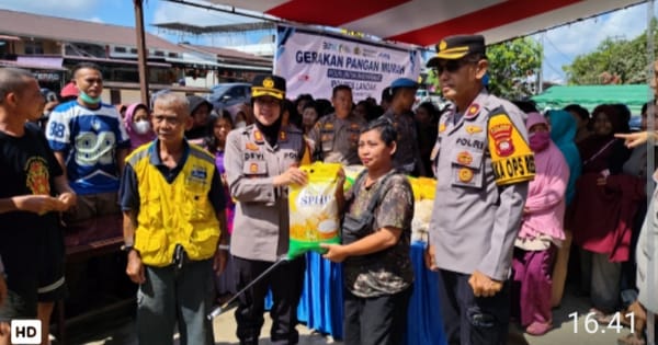 Gerakan Pangan Murah Polres Landak Diserbu Warga Ngabang Jelang Idul Fitri