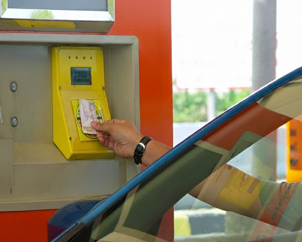 Pastikan Saldo Kartu Uang Elektronik Cukup Sebelum Masuk Jalan Tol