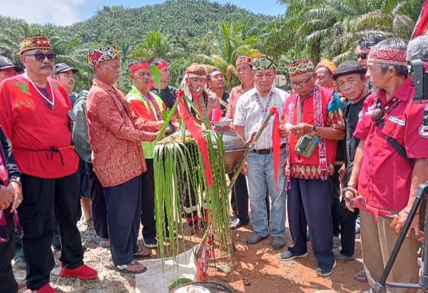 Masyarakat Adat Sengah Temila Tolak Tambang dan PKH, Gelar Ritual Pamabakng