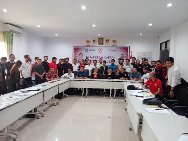 Bupati Sujiwo  Siap Rogoh Kocek Pribadi Demi Atlet