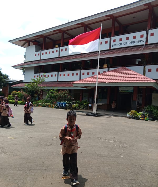 "Belajar Online Batal, Rindu Teman Sekolah Terobati"