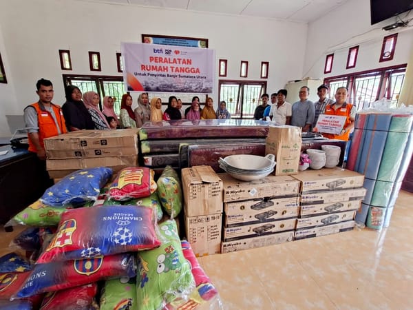 Rumah Zakat Bersama Bank BTN dan Pos Indonesia Salurkan Bantuan Peralatan Rumah Tangga bagi Penyintas Banjir di Tapanuli Selatan