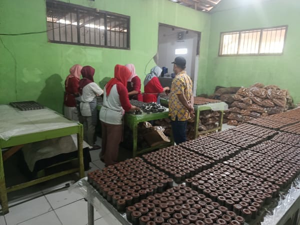 Dari Nira ke Dunia: Kisah Desa Kalisalak Menembus Pasar Ekspor