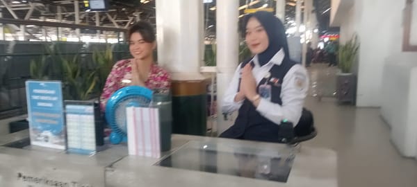 Srikandi di Jalur Besi: Ketika Perempuan Menggerakkan Stasiun Yogyakarta