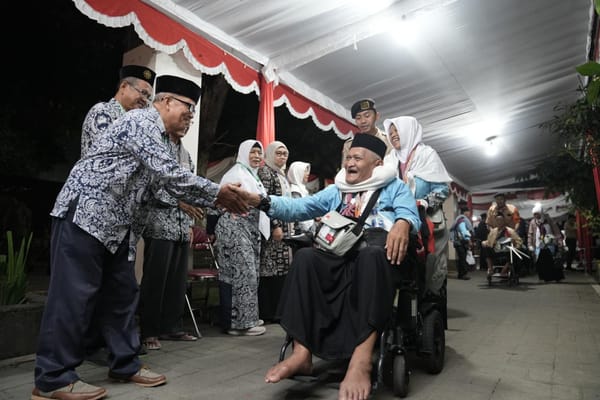 Wabup Sleman Lepas 354 Jamaah Haji Kloter 3-YIA