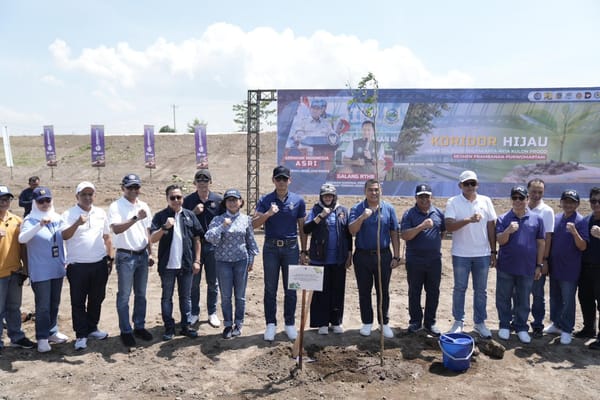 AHY dan Wabup Sleman Tanam Pohon di Tol Prambanan–Purwomartani