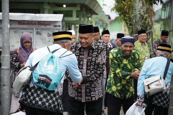 Penuh Haru dan Syukur, Bupati Harda Lepas Calon Jemaah Haji Sleman