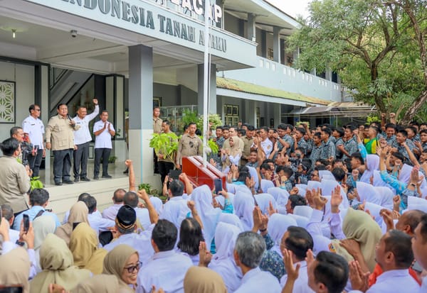 Prabowo Tinjau Revitalisasi SMAN 1 Cilacap dan Program MBG, Fasilitas dan Gizi Siswa Jadi Prioritas