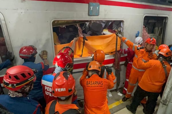 Update Korban : 4 Penumpang KRL Tewas,  Argo Bromo Anggrek Selamat