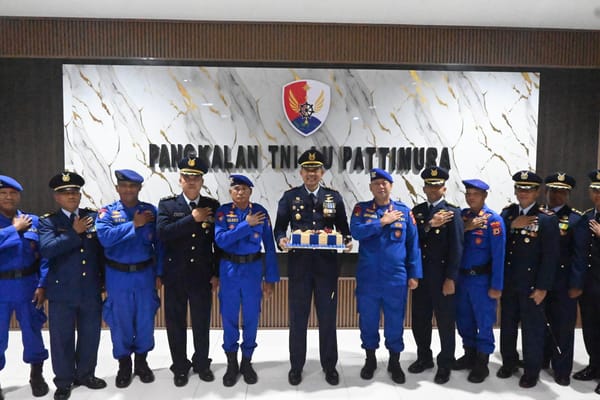 Perkuat Sinergitas TNI–Polri, Polda Maluku Ucapkan HUT ke-80 TNI AU di Lanud Pattimura