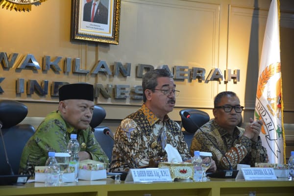 RUU Daerah Kepulauan Masuk Prolegnas 2026, Hendrik Lewerissa Gerak Cepat Perkuat Koalisi 10 Provinsi
